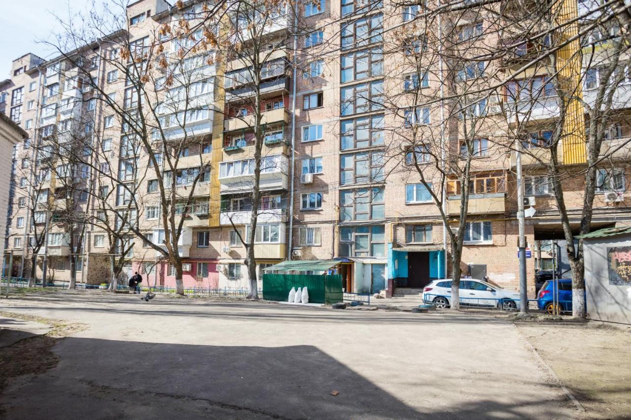 Apartment Near Metro Pecherskaya Kyiv Exterior photo